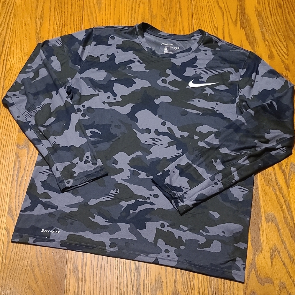 Nike Men's Camouflage Long Sleeve Shirt - Black and Gray - Size Medium